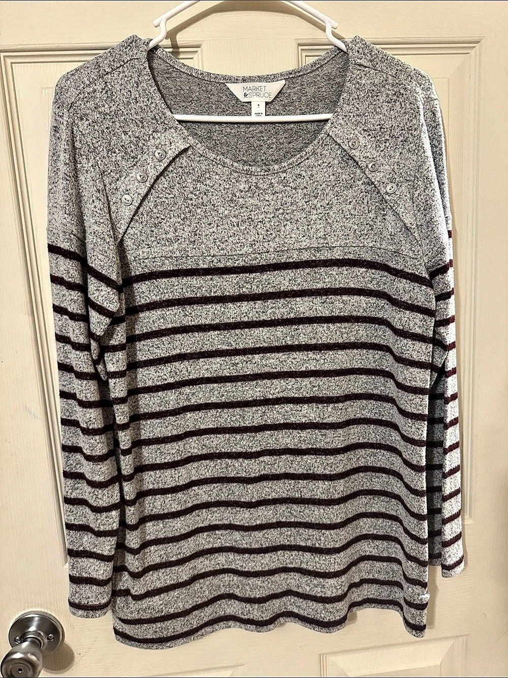Market & Spruce Striped Crew Neck Sweater Gray Burgundy Size Medium